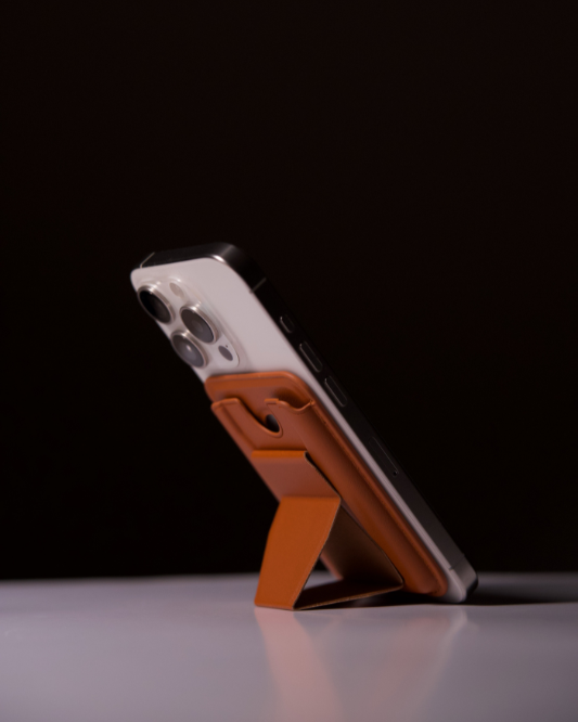 MAGSAFE WALLET + MOBILE STAND
