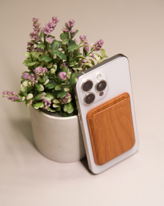 WOODEN FINISH MAGSAFE WALLET
